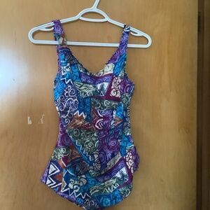Jantzen Classic so 12 one piece swimsuit with skirt in front blue purple floral